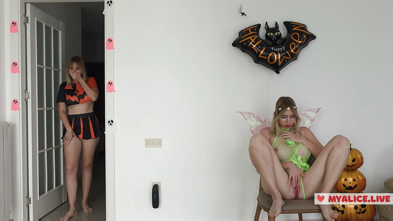 I Caught My Shy Stepsister - She Moaned So Loud, Now I Have Masturbate While I Cum