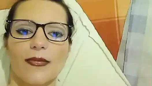 The hottie plays