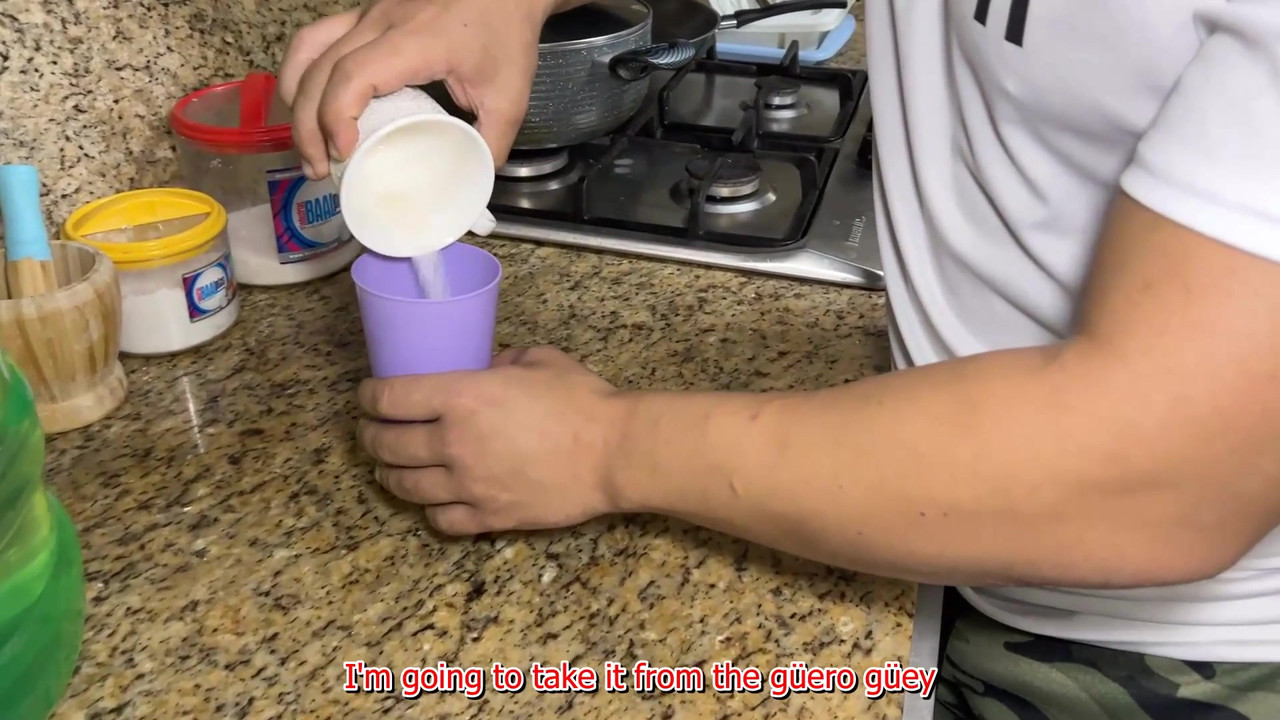 我喜欢我的好朋友在我身边休息时在我的绿帽老公旁边操我 - ntr netorare