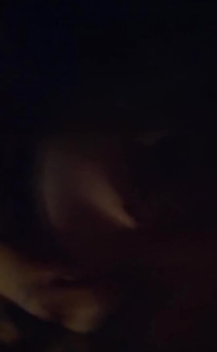 給我一些口腔後門護理 看著我的變性男友吃我的屁眼