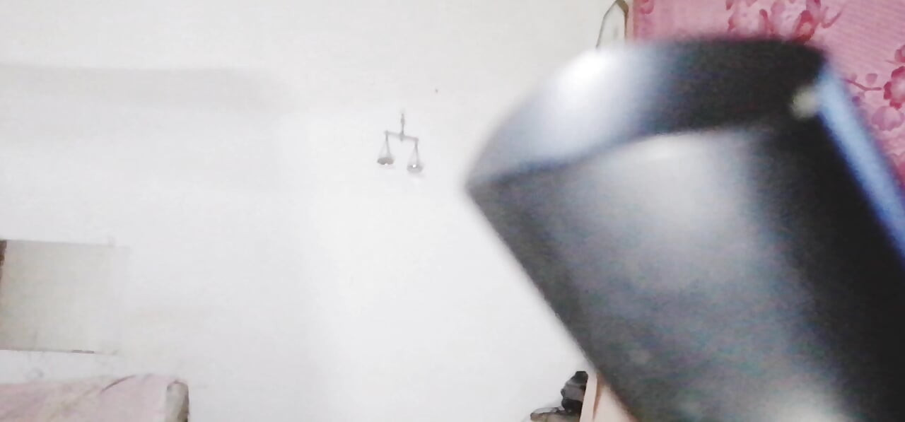 Real house maid was seducing me without a bra and put it in the mouth