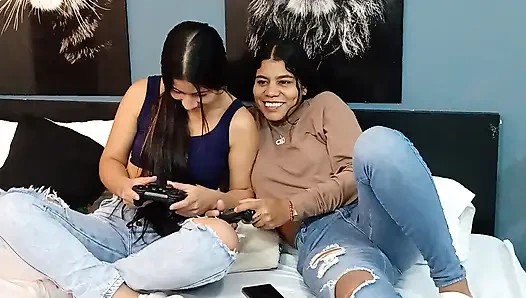 Aku menggoda temanku sampai dia ciuman dan