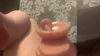 Enorme dildo anale penetratie met kloof