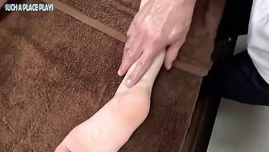 Zarif dönüş, olgun cazibeli minyon güzellik lüks bir genişletilmiş yağ masajı talep ediyor - 1