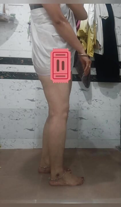 Bhabi Priya Berkongkek Tepi Belakang Besar