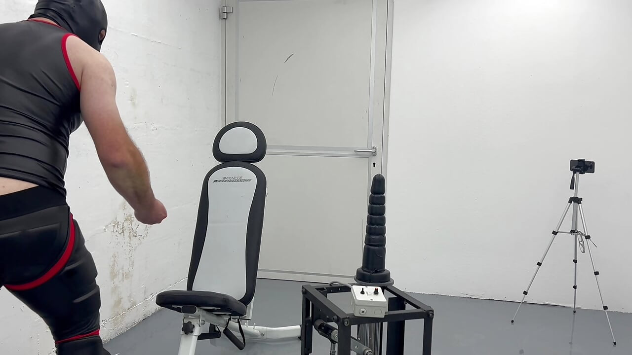 Gemaskerde gimp 48 cm mr Ed dildo anale neukmachine enorme 8.9 cm plug & na poging
