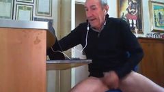 Uomo di 70 anni dall'Italia - 17