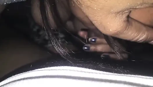 Orta yaşlı seksi kadın çarşaflı yenge yabancıyla sikişiyor