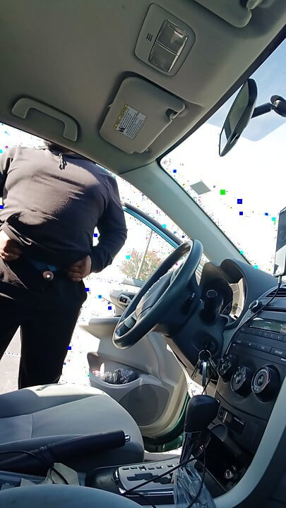 Siyah Daddy Gündüz Işığında Okşuyor ve Boşalıyor
