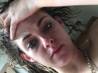 'Bella Swan' naked selfie video