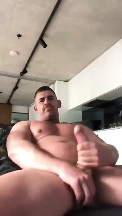 beefy keiran XXL jerkoff and cum