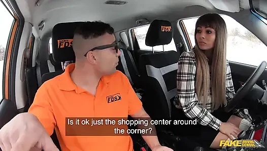 Kar ve büyük memeler arasında sıkıştı