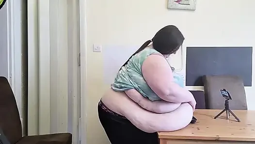 Belly weigh side on view