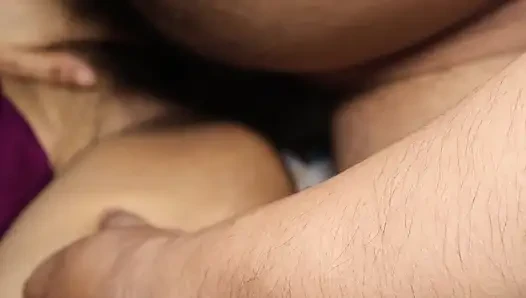 Cewek seksi india dientot habis-habisan sama brijal