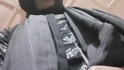 Desi Shemale sissy cumming and drink her pee