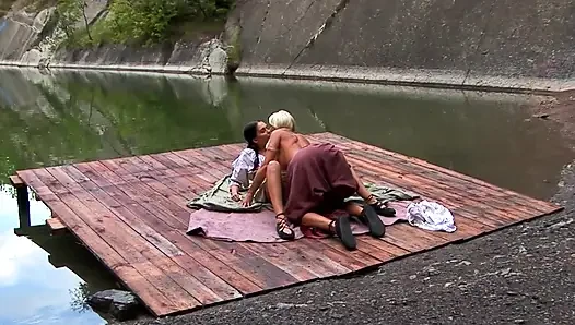 Горячие лесбиянки лизательницы киски стонет в горячих 69..a. Очень удивительная блондинка и брюнетка пара!!