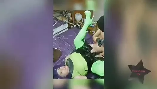 Ελβετική συλλογή με γαμήσι στον κώλο χωρίς καπότα