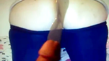 je jouis sur son cul