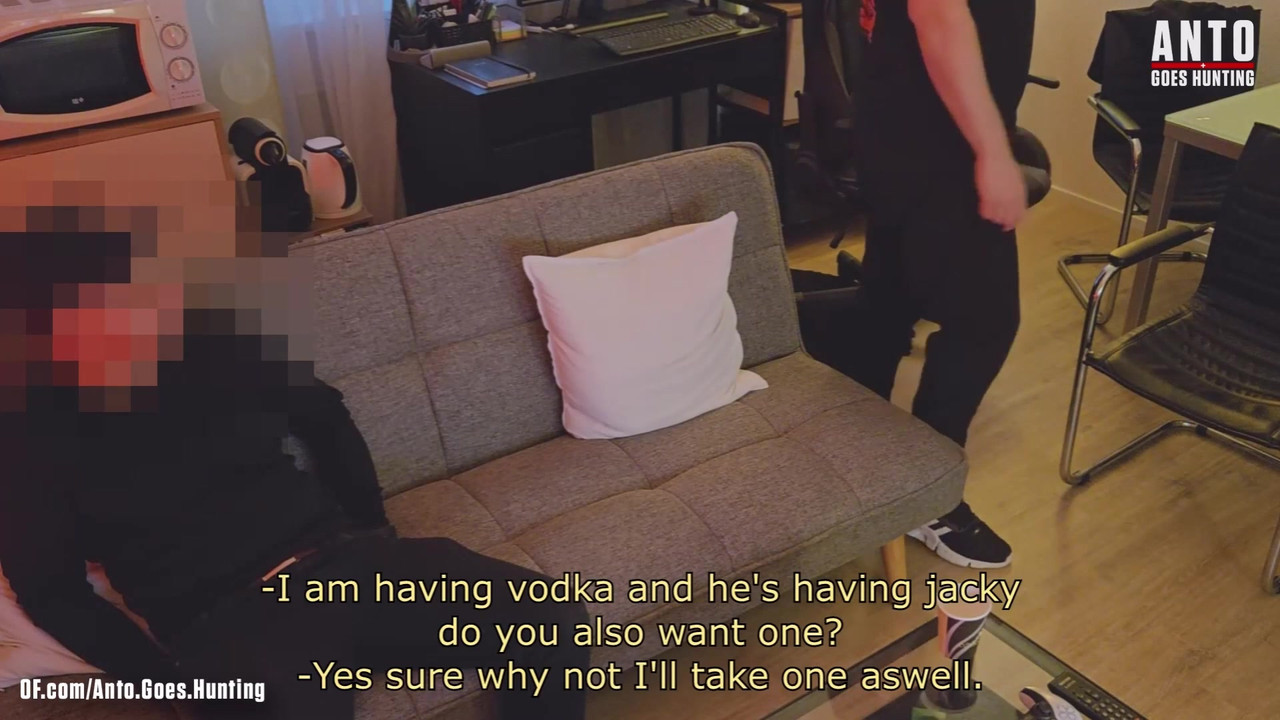 克里斯和史蒂文的首次3P当晚他们认识了对方