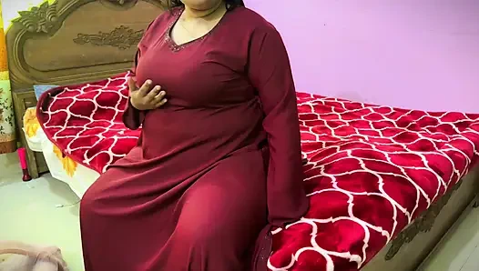 Gadis sekolah muslim arab dengan toket besar lagi siap-siap sebelum pergi ke sekolah sebelum makan malam dan pengen dientot sama ayah tirinya sendiri