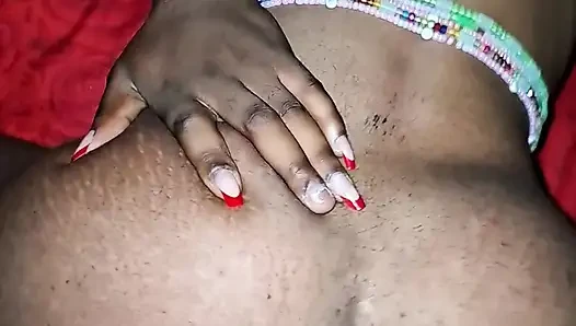 Aku ngentot niki setelah keluar malam