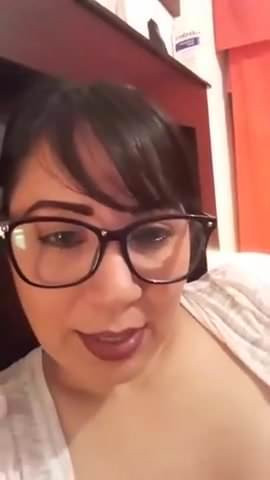 Wanita seksi melakukan selfies