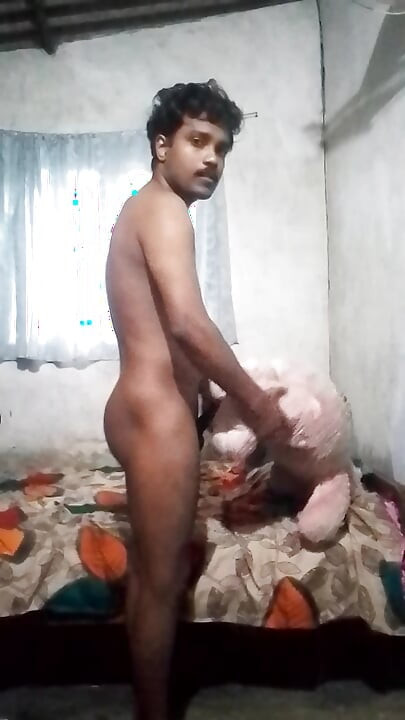 Young play with toy's