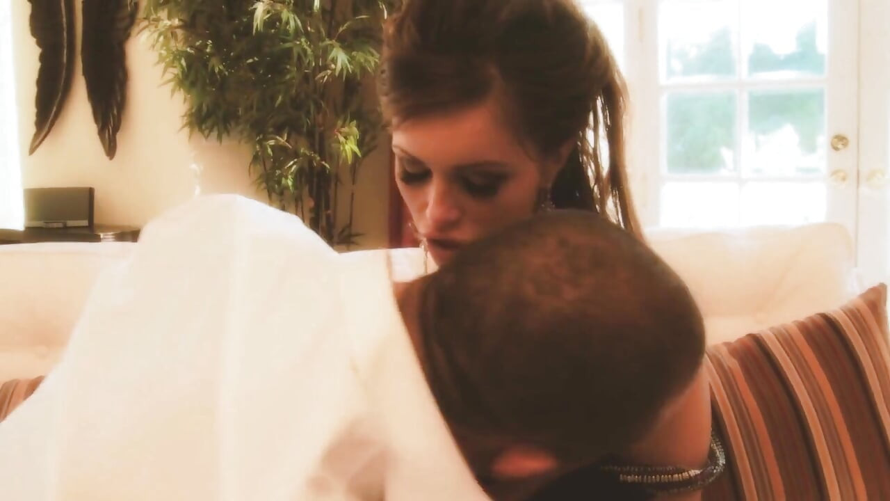 Hot Calls Scena-4_beautiful cycata MILF w bieliźnie dostaje twarde ruchanie i twarzy