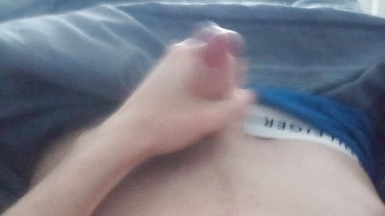 Quickly jerking off in the morning