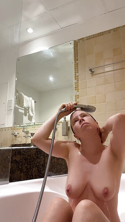 Roligt i hotellbadkaret