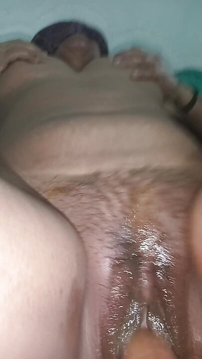 Desi bhabhi ki pyasi chut
