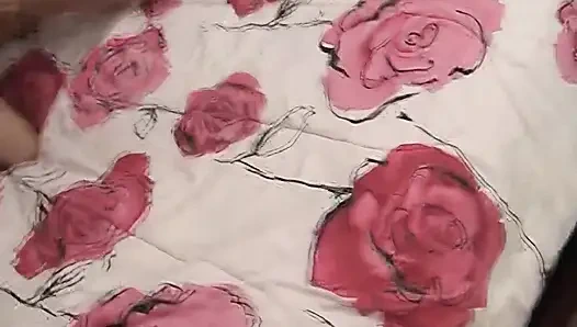 Azgın üvey kız kardeş yarağımı emiyor ve yüzüne boşaltıyor!