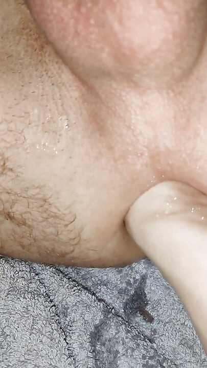 내 폴란드 마누라를 따먹고 내 엉덩이에 피스팅