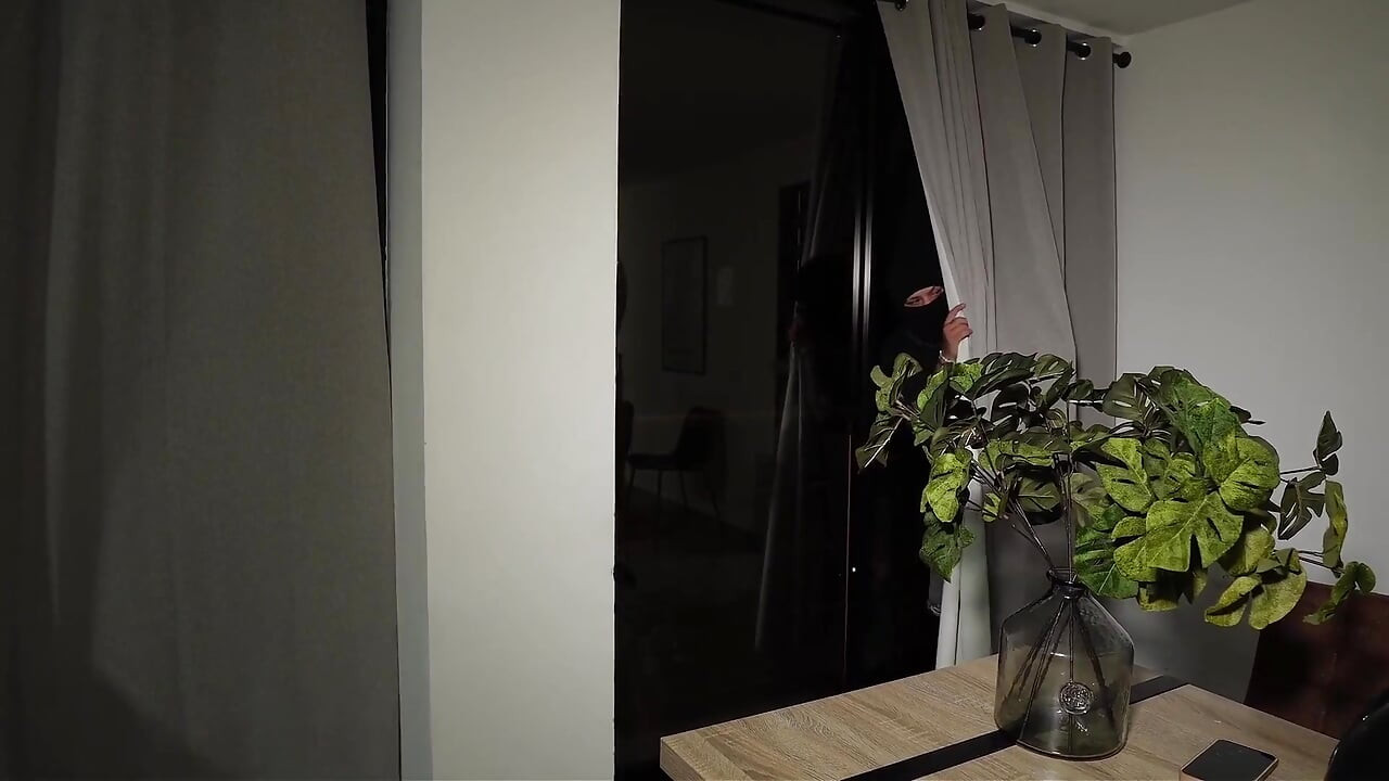 Thief Breaks Into the House of an Impressive Colombian Woman with a Huge Ass and a Perfect Body and They End up Fucking