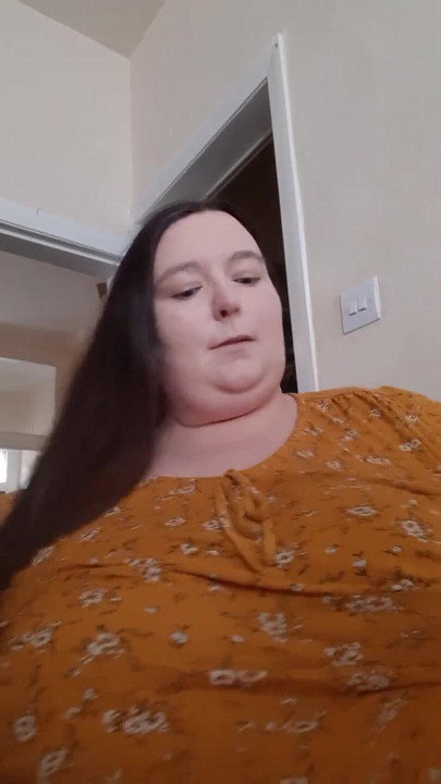 Fan club exclusive - Putting on my make up