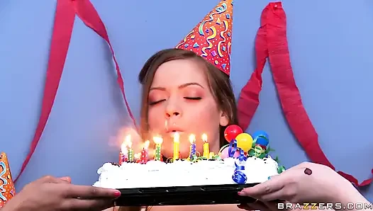 Teens like it big - itsy bitsy teenie suka kontol besar