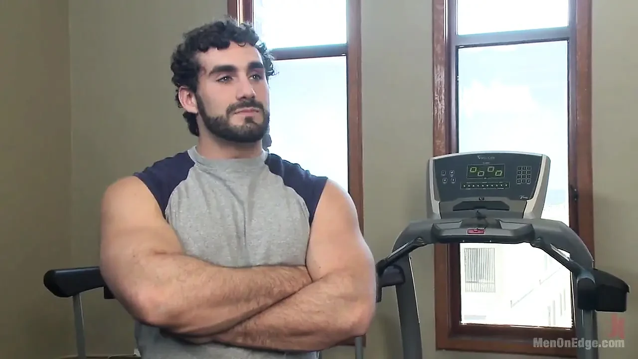 Loudmouth Bodybuilder with a Fat Cock Gets Edged