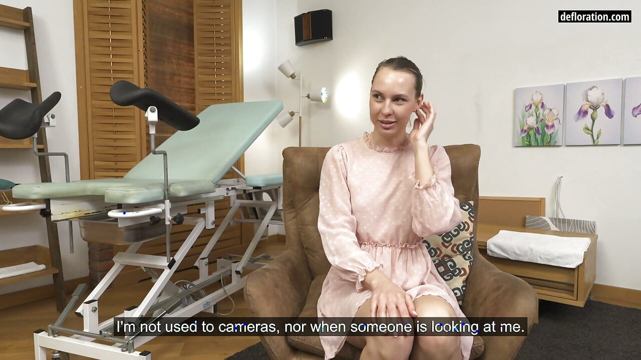 Кастинг Райсы Керешт на гинекологическом кресле