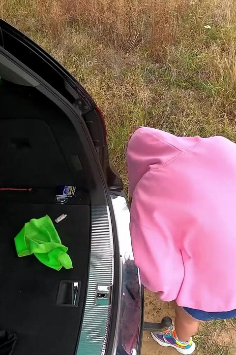 Hipster teen pee in her jeans - Smoking with her bladder full