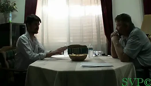 Ебарь из офиса трахает мою горячую бабулю с большими сиськами, курящей жену