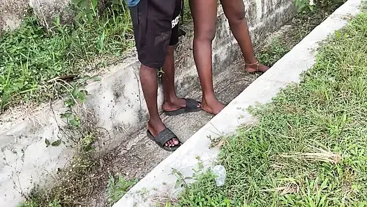 Ngentot di luar ruangan yang masuk akal tho