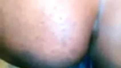 Adam dildoya biniyor