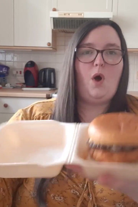สาวตัวใหญ่สวย Vs Godzilla Burger กิน