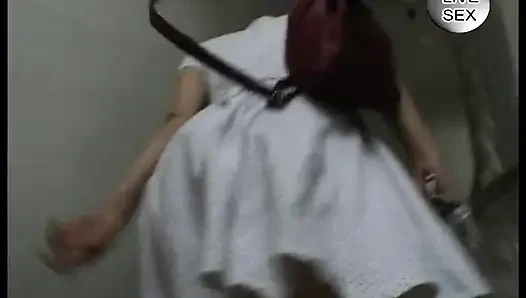 Brunette semok masturbasi sebelum handjob dan doggystyle