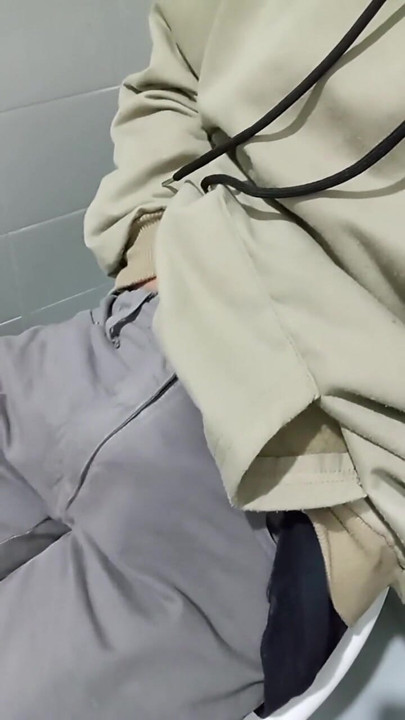 In the public restroom | Clip 1