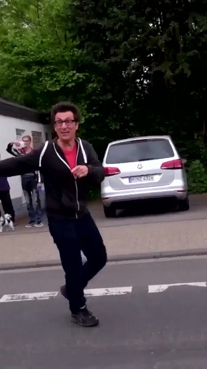 Die Hausfrauenjaeger, reife Blonde schnell im Park beglueckt | Clip 1