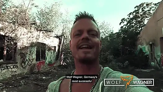Harleen van hynten suka dientot habis-habisan di tempat terbengkalai! WolfWagner
