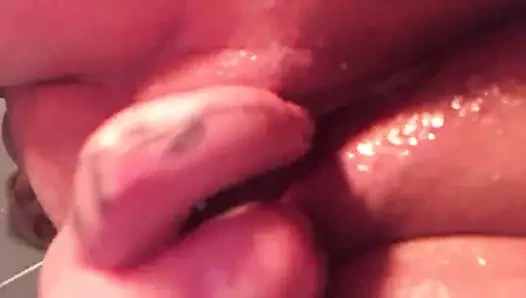 Kristle bermain dengan vaginanya