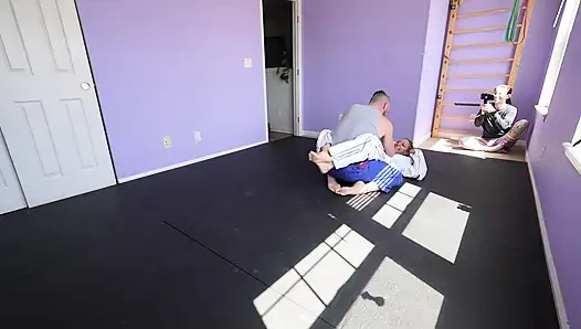 Pegulat seks bts lora cross v andy savage