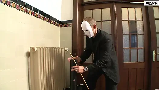 Alman bdsm - sert köle kırbaçlanıyor